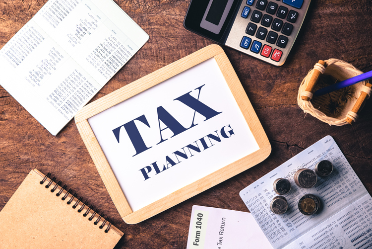 5 Ways to Tell You Need a New Tax Planning Service